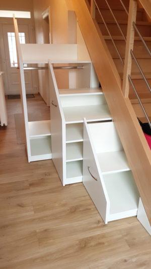 Rangement sous-escalier