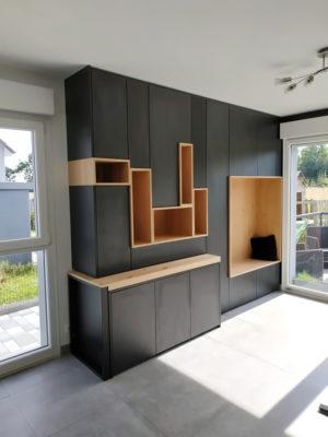 Table pivotante escamotable en position fermée