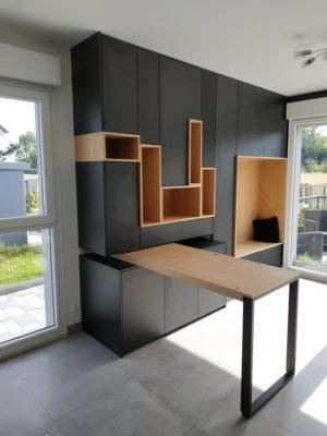 Table pivotante escamotable en position ouverte