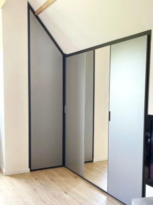 placard et retour (gris métal et noir)